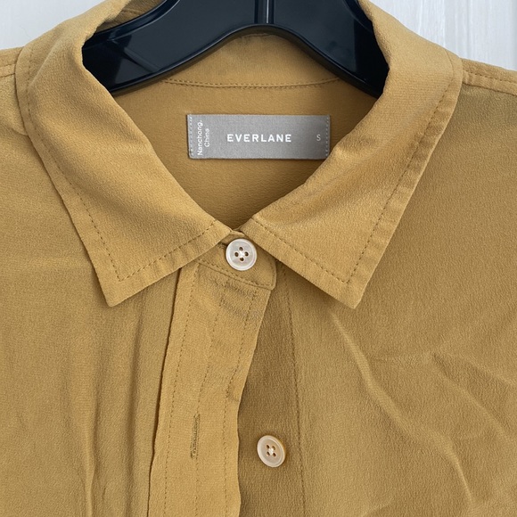 Everlane | The Way-Short Shirt in Golden Oak - Picture 6 of 10